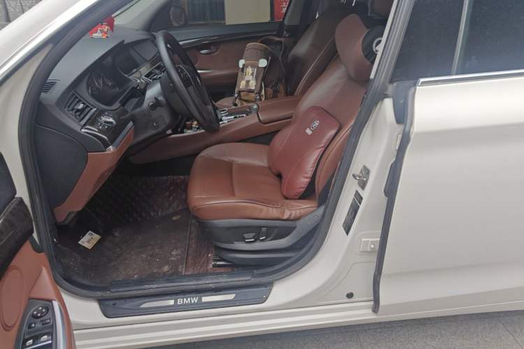 Used BMW 5 Series GT 2011 535i Elegant Edition Left Front Seat