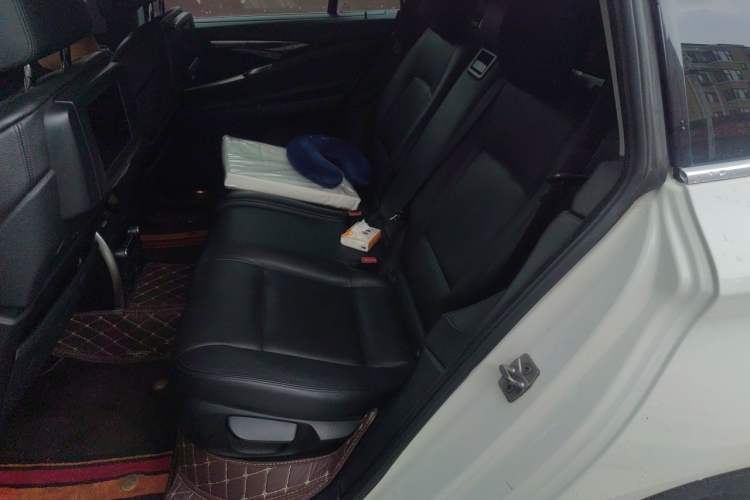 Used BMW 5 Series GT 2011 535i xDrive Luxury Edition Left Rear Seat