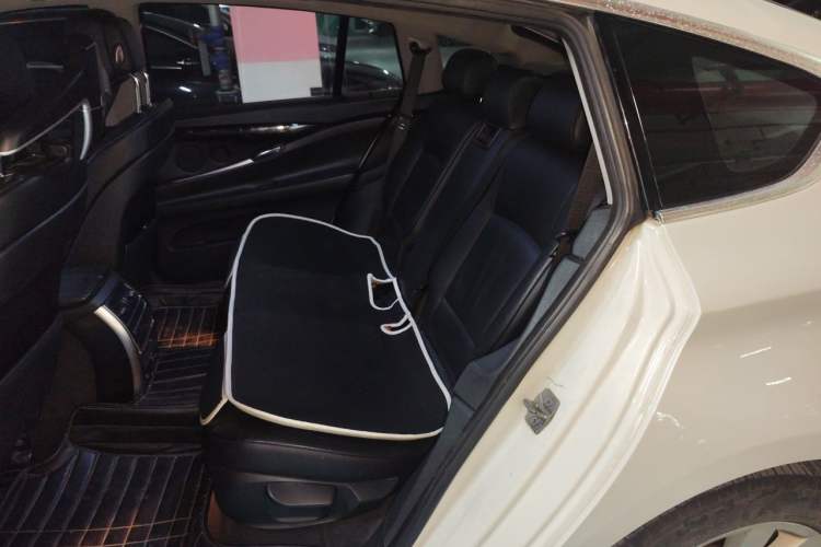 Used BMW 5 Series GT 2011 535i Elegant Edition Left Rear Seat