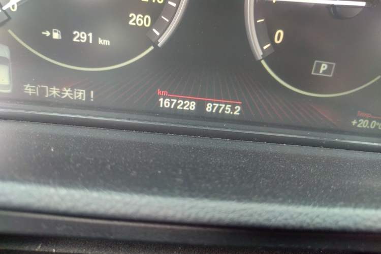 Used BMW 5 Series GT 2011 535i xDrive Luxury Edition Odometer Close Up