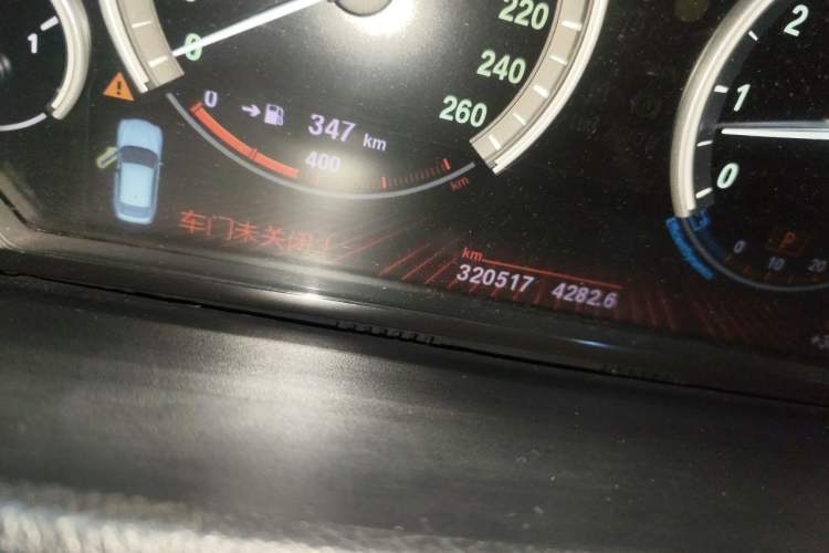 Used BMW 5 Series GT 2011 535i Elegant Edition Odometer Close Up