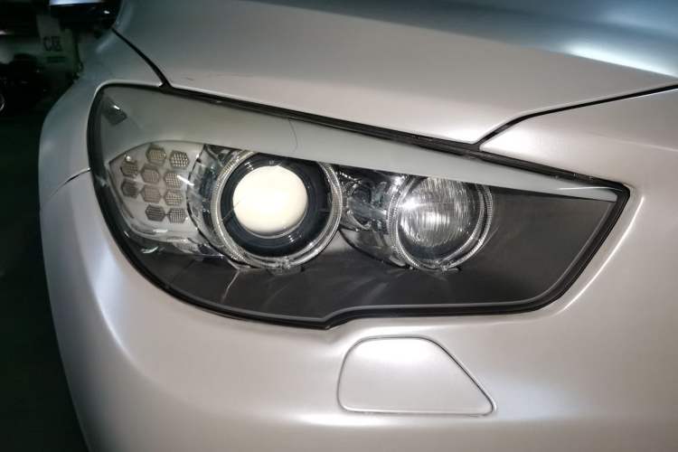 Used BMW 5 Series GT 2011 535i xDrive Luxury Edition Right Front Headlight
