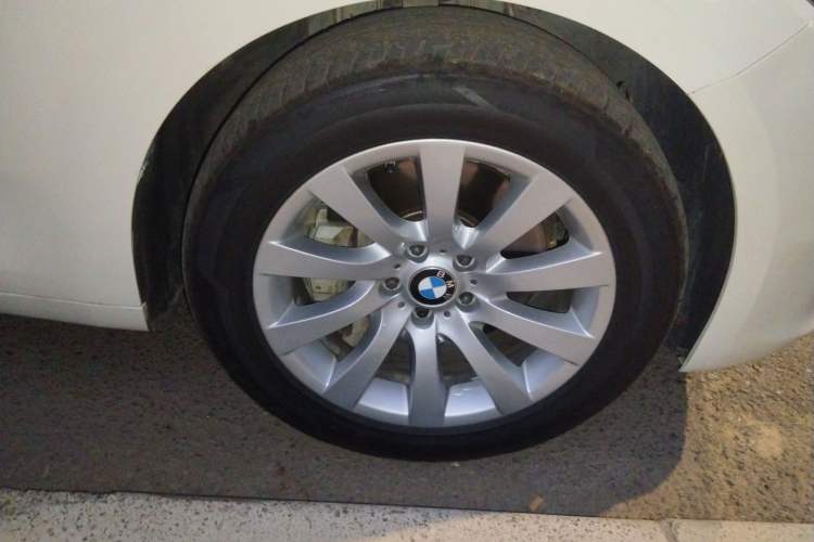 Used BMW 5 Series GT 2011 535i Elegant Edition Right Front Wheel Hub