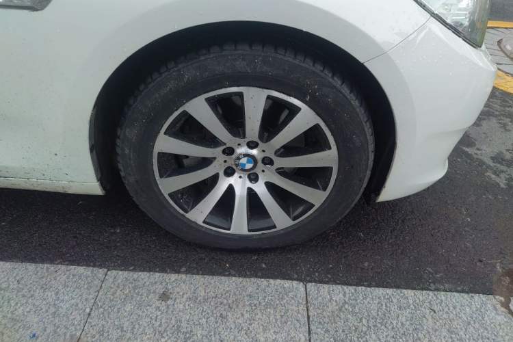 Used BMW 5 Series GT 2011 535i xDrive Luxury Edition Right Front Wheel Hub