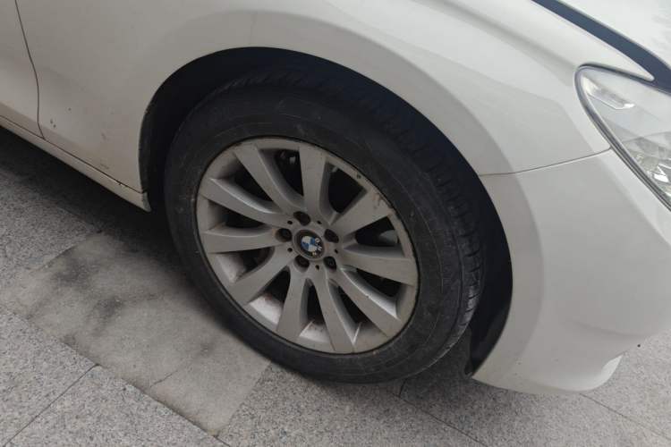 Used BMW 5 Series GT 2011 535i Elegant Edition Right Front Wheel Hub