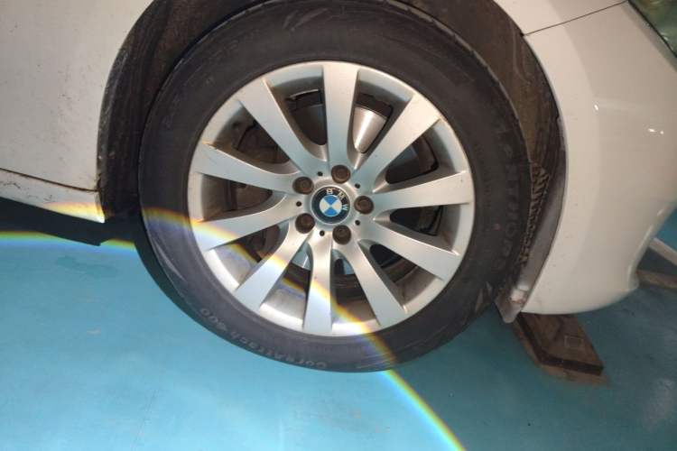 Used BMW 5 Series GT 2011 535i Elegant Edition Right Front Wheel Hub