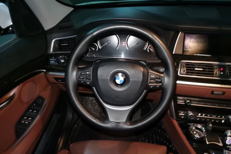 Used BMW 5 Series GT 2011 535i xDrive Luxury Edition Steering Wheel