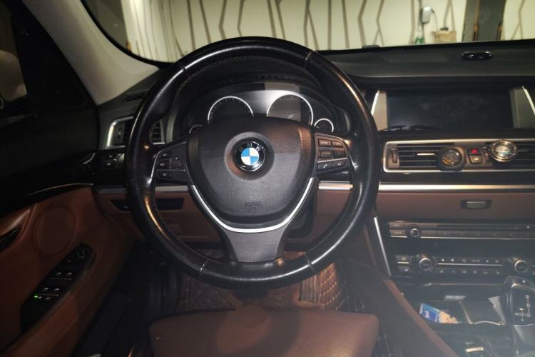 Used BMW 5 Series GT 2011 535i xDrive Luxury Edition Steering Wheel