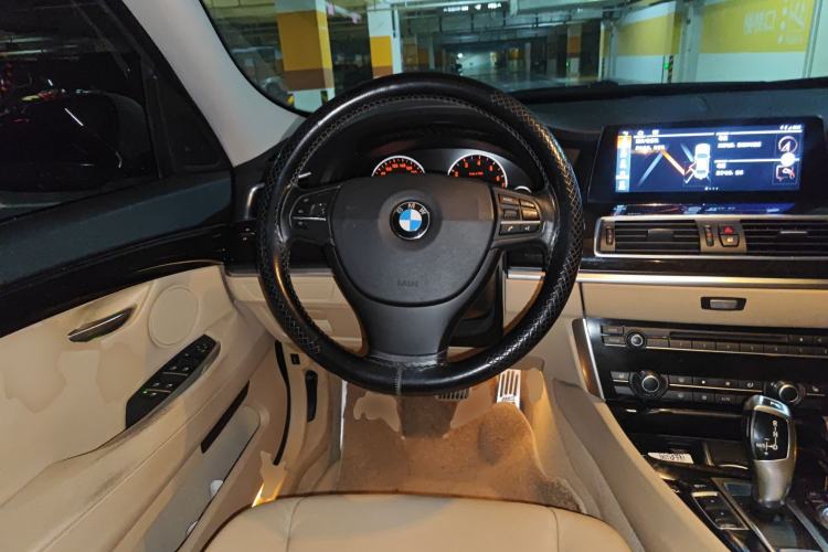 Used BMW 5 Series GT 2011 535i Elegant Edition Steering Wheel