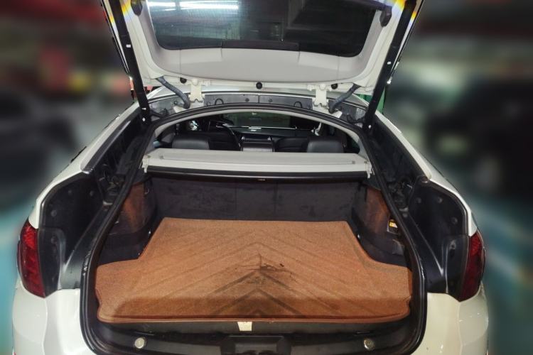 Used BMW 5 Series GT 2011 535i Elegant Edition Trunk