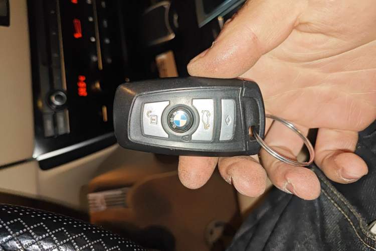 Used BMW 5 Series GT 2011 535i Elegant Edition Vehicle Key