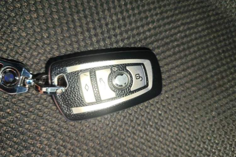 Used BMW 5 Series GT 2011 535i Elegant Edition Vehicle Key