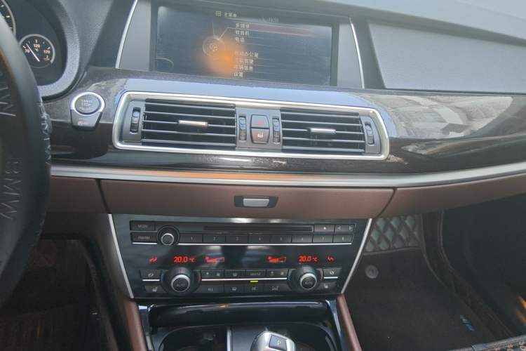 Used BMW 5 Series GT 2013 535i Leading Model Audio And AC Panel