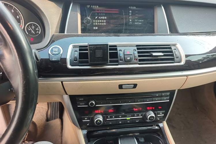 Used BMW 5 Series GT 2013 535i Leading Model Audio And AC Panel