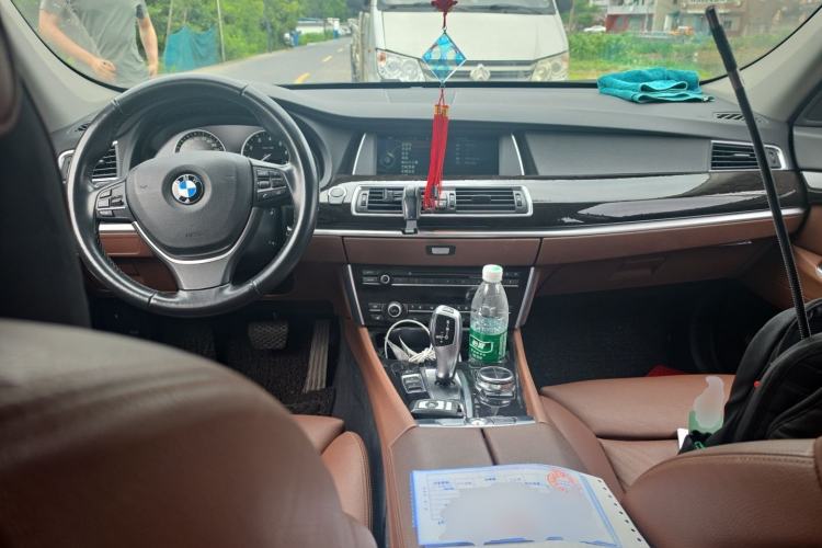 Used BMW 5 Series GT 2013 535i Leading Model Center Console