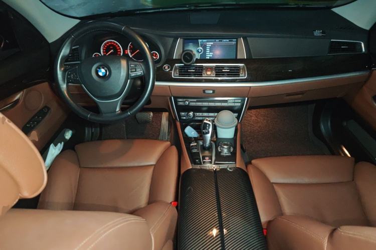 Used BMW 5 Series GT 2013 535i Leading Model Center Console