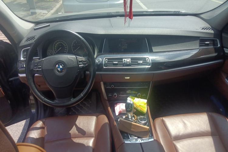 Used BMW 5 Series GT 2013 535i Elegant Edition Center Console