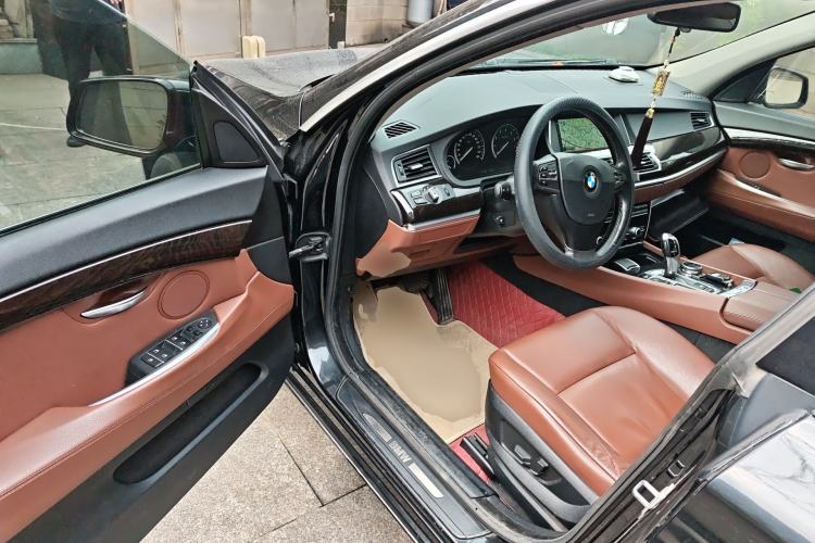Used BMW 5 Series GT 2013 535i Elegant Edition Driver Seat