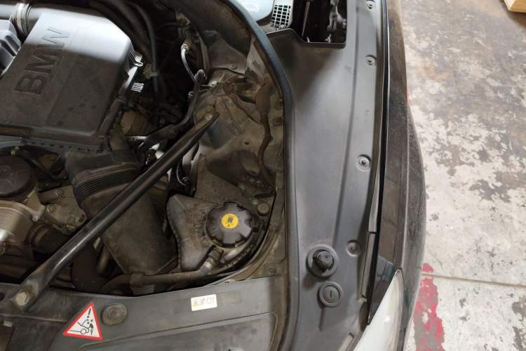 Used BMW 5 Series GT 2013 535i Leading Model Engine Bay Left