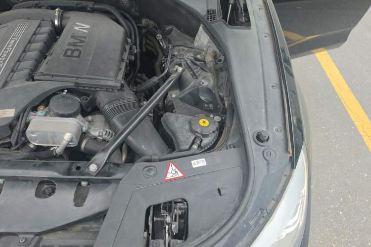 Used BMW 5 Series GT 2013 535i Leading Model Engine Bay Left