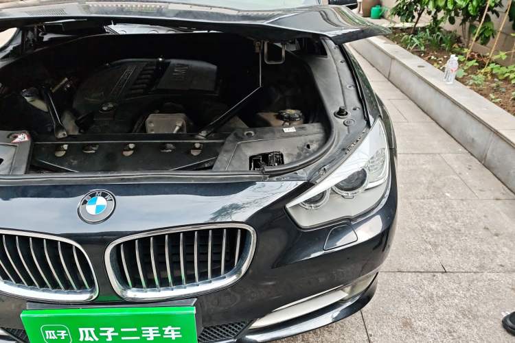 Used BMW 5 Series GT 2013 535i Elegant Edition Engine Bay Left