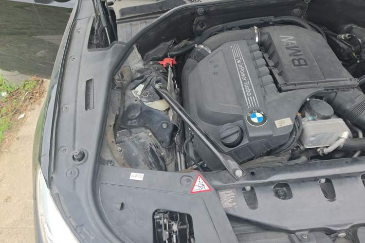 Used BMW 5 Series GT 2013 535i Leading Model Engine Bay Right