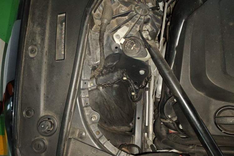 Used BMW 5 Series GT 2013 535i Leading Model Engine Bay Right