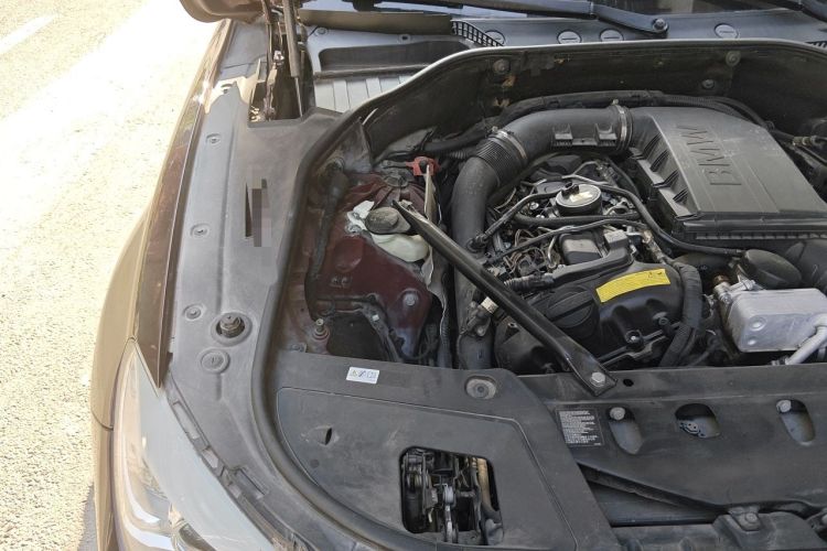 Used BMW 5 Series GT 2013 535i Leading Model Engine Bay Right