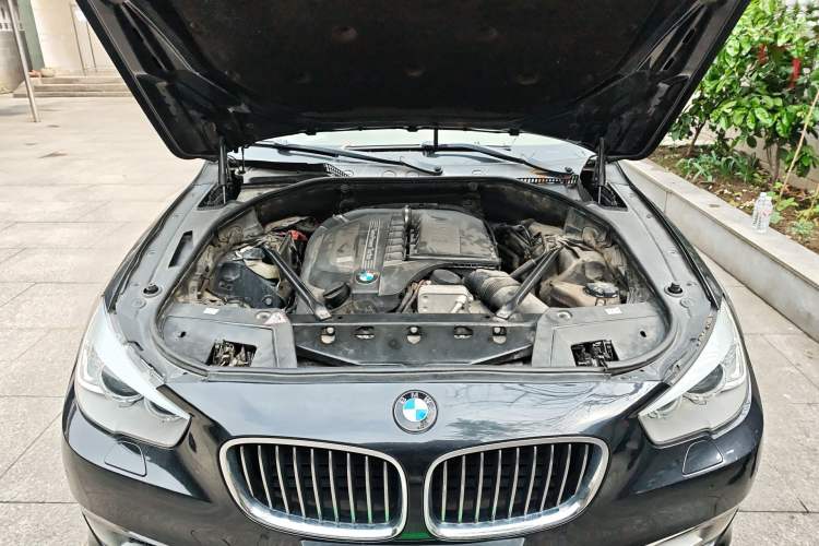 Used BMW 5 Series GT 2013 535i Elegant Edition Engine Bay