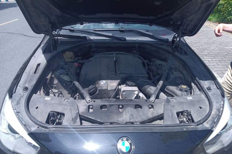 Used BMW 5 Series GT 2013 535i Elegant Edition Engine Bay