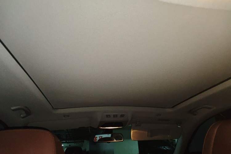 Used BMW 5 Series GT 2013 535i Leading Model Headliner