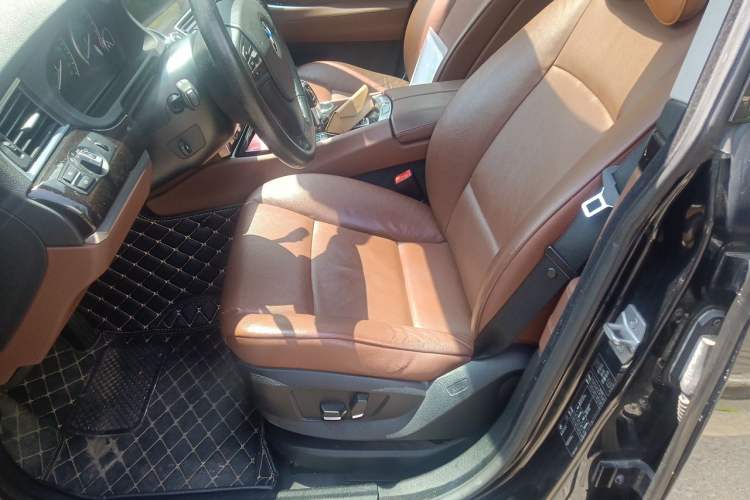 Used BMW 5 Series GT 2013 535i Elegant Edition Left Front Seat