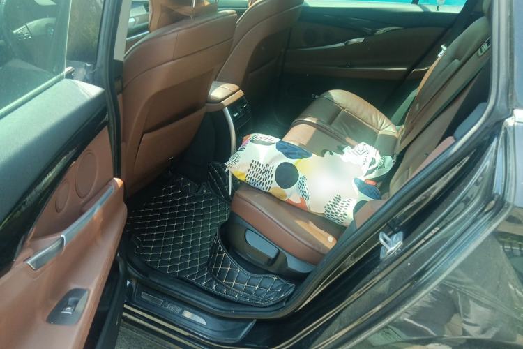 Used BMW 5 Series GT 2013 535i Elegant Edition Left Rear Seat