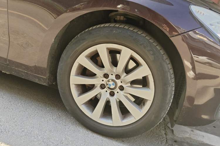 Used BMW 5 Series GT 2013 535i Leading Model Right Front Wheel Hub