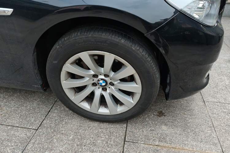 Used BMW 5 Series GT 2013 535i Elegant Edition Right Front Wheel Hub