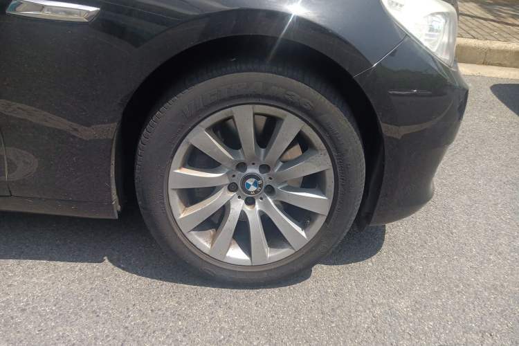 Used BMW 5 Series GT 2013 535i Elegant Edition Right Front Wheel Hub