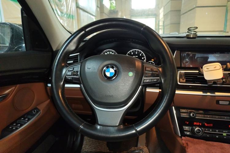 Used BMW 5 Series GT 2013 535i Leading Model Steering Wheel