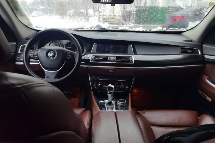Used BMW 5 Series GT 2013 535i Leading Model Center Console