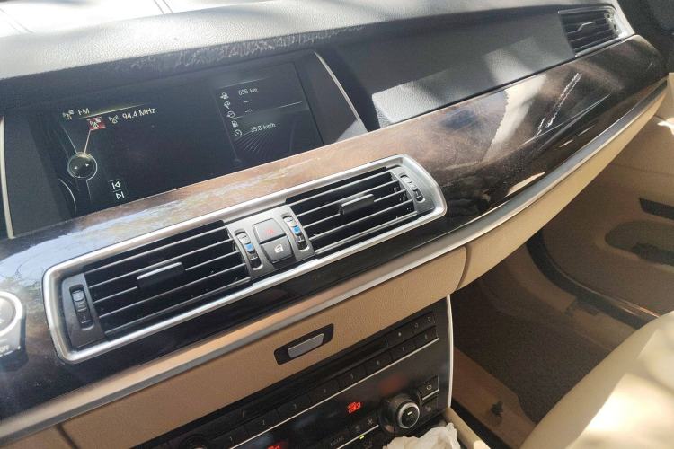 Used BMW 5 Series GT 2013 535i Leading Model Audio And AC Panel