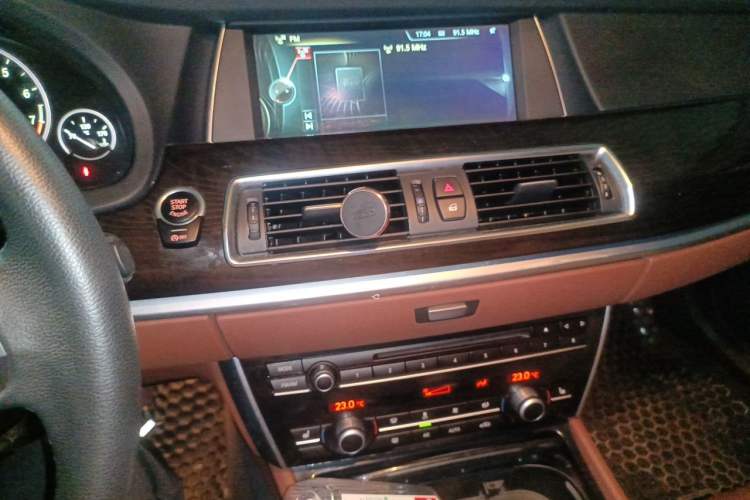 Used BMW 5 Series GT 2013 535i Elegant Edition Audio And AC Panel