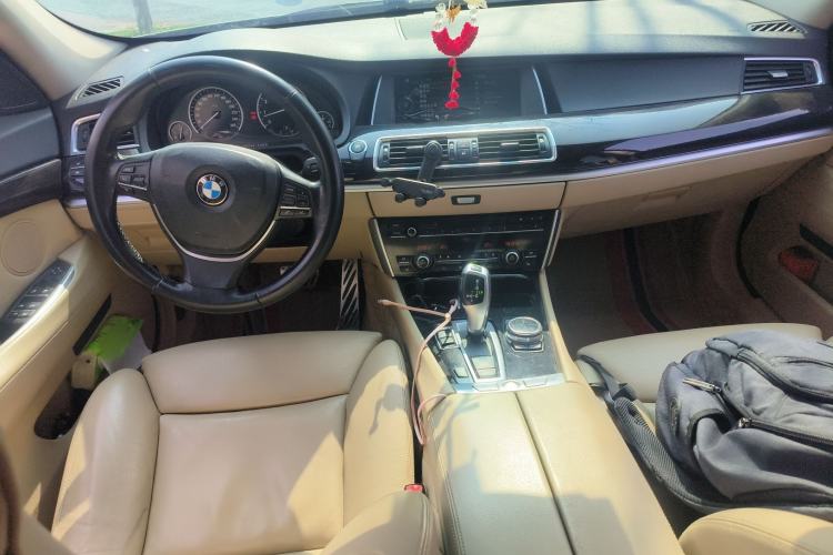 Used BMW 5 Series GT 2013 535i Elegant Edition Center Console