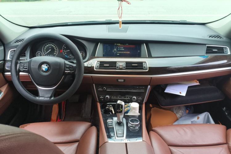 Used BMW 5 Series GT 2013 535i Leading Model Center Console