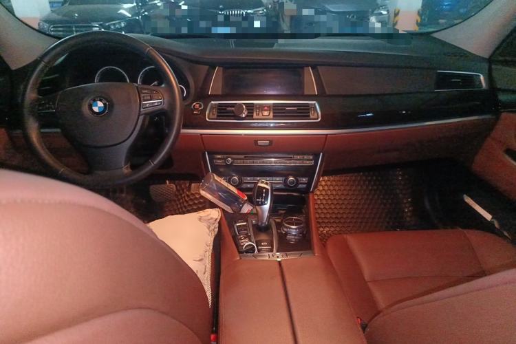 Used BMW 5 Series GT 2013 535i Elegant Edition Center Console