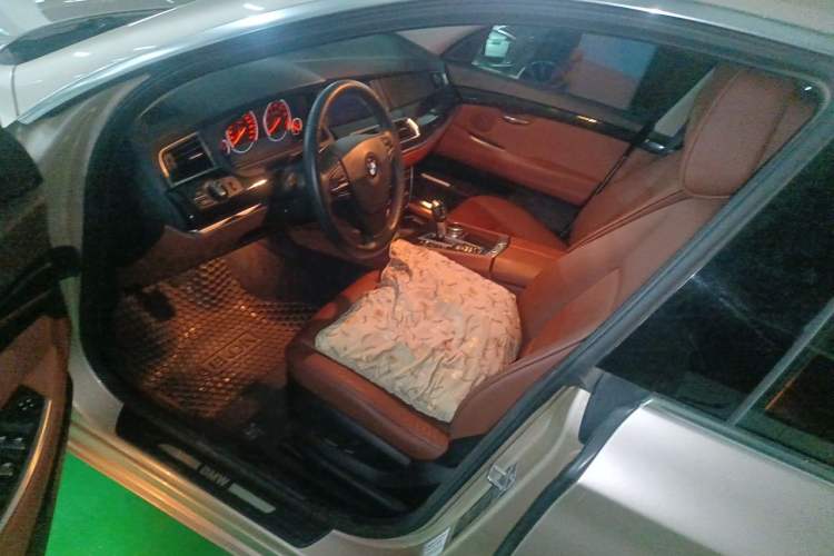 Used BMW 5 Series GT 2013 535i Elegant Edition Driver Seat