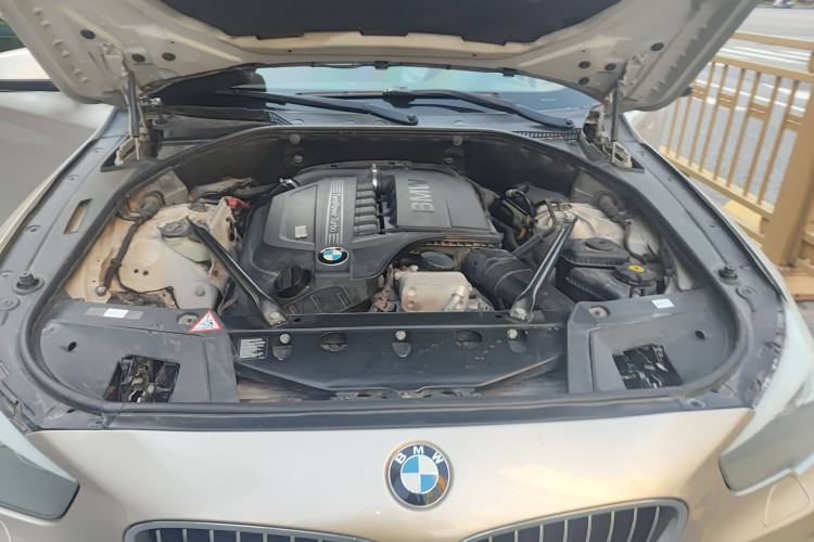 Used BMW 5 Series GT 2013 535i Leading Model Engine Bay