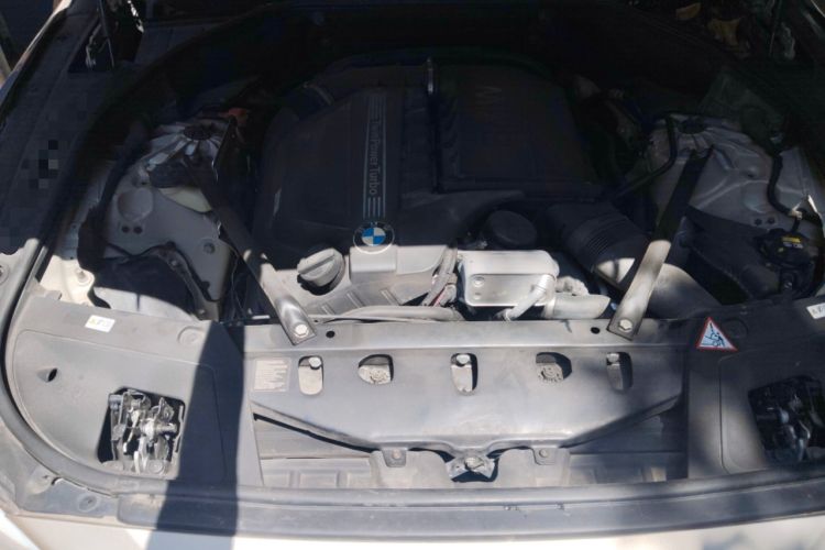 Used BMW 5 Series GT 2013 535i Leading Model Engine Bay