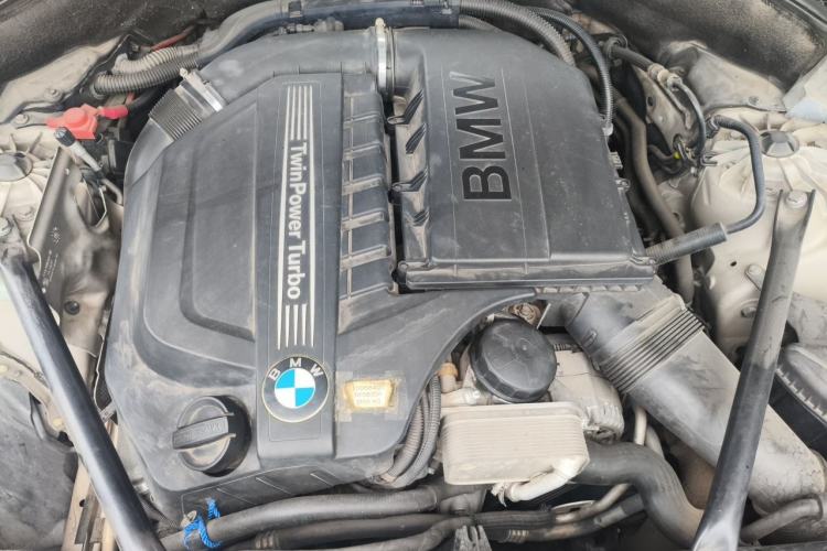 Used BMW 5 Series GT 2013 535i Leading Model Engine Bay