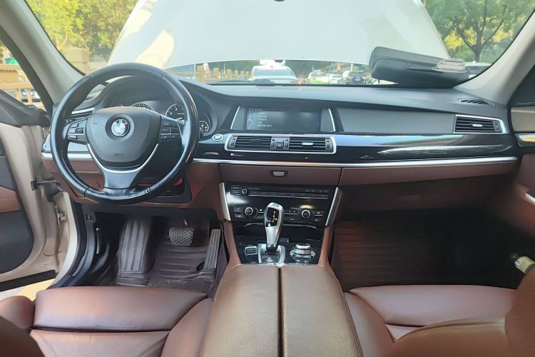 Used BMW 5 Series GT 2013 535i Leading Model Interior 2