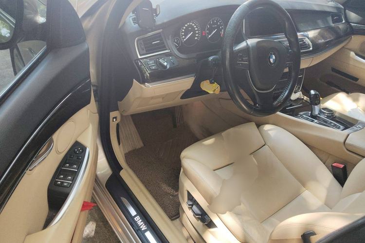 Used BMW 5 Series GT 2013 535i Leading Model Interior 3