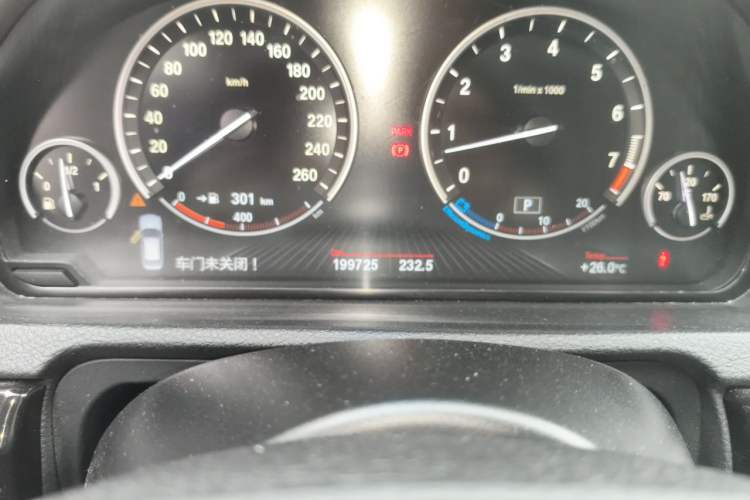 Used BMW 5 Series GT 2013 535i Leading Model Odometer Close Up